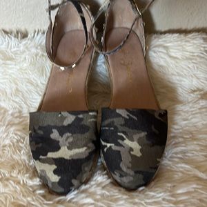 Sergio Zelcer camouflage studded Espadrille flats sz 10
